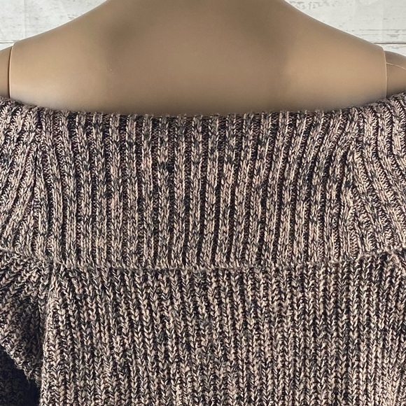 Snails & Cinnamon Sweater - Picture 10 of 12